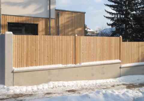 Sichtschutz Rhombus - stufenförmig an Mauer angepasst