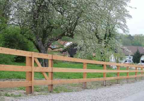 Balkenzaun mit 3 Durchzügen