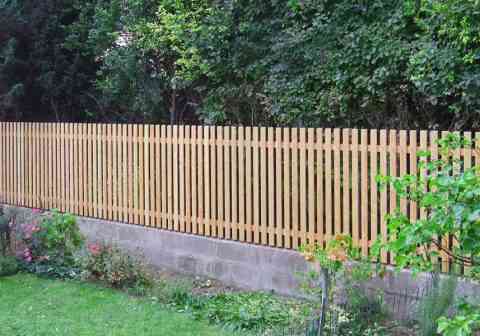 Bretterzaun mit Abstand 45 mm