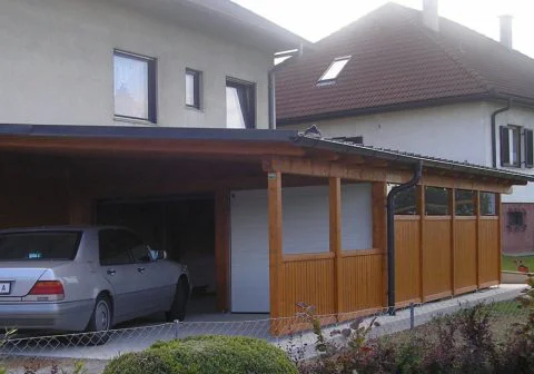 Carport in Kombination mit Sichtschutzfelder
