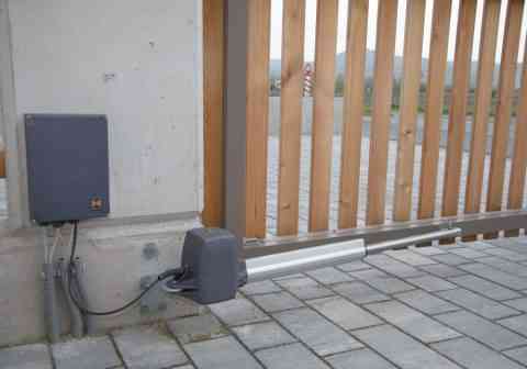 Elektrischer Torantrieb im Detail