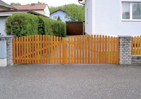 Einfahrtstor aus Holz