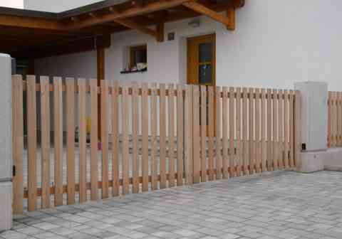 2-flügeliges Tor mit Modell Bretterzaun auf Alurahmen