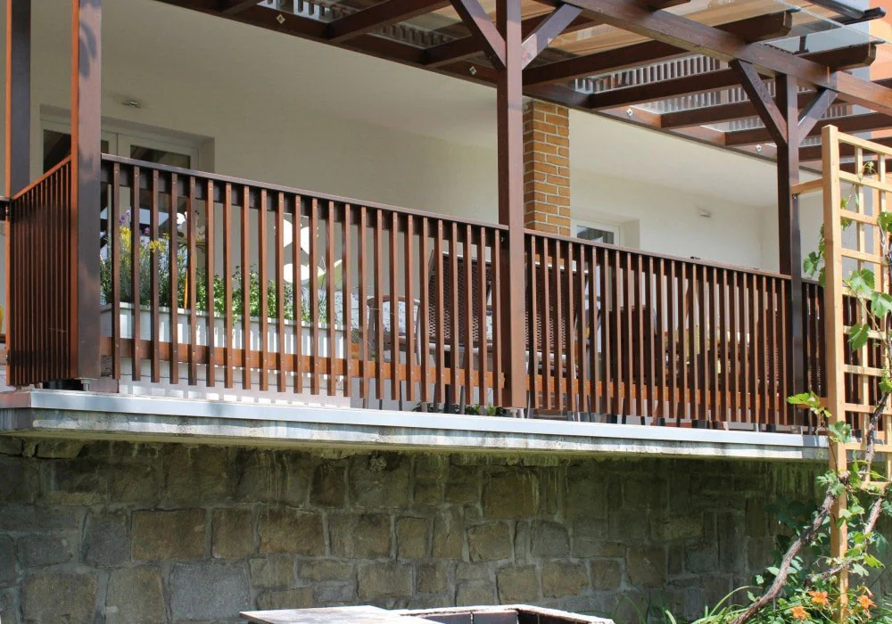 Terrassengeländer mit Handlauf