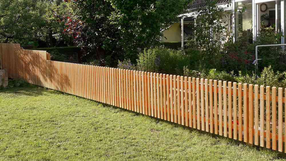 Gartenzäune aus Lärchenholz nach Maß gefertigt