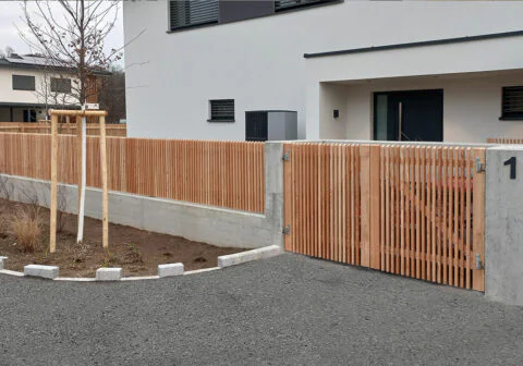 Lattenzaun Lärche - Abstand reduziert auf 33 mm