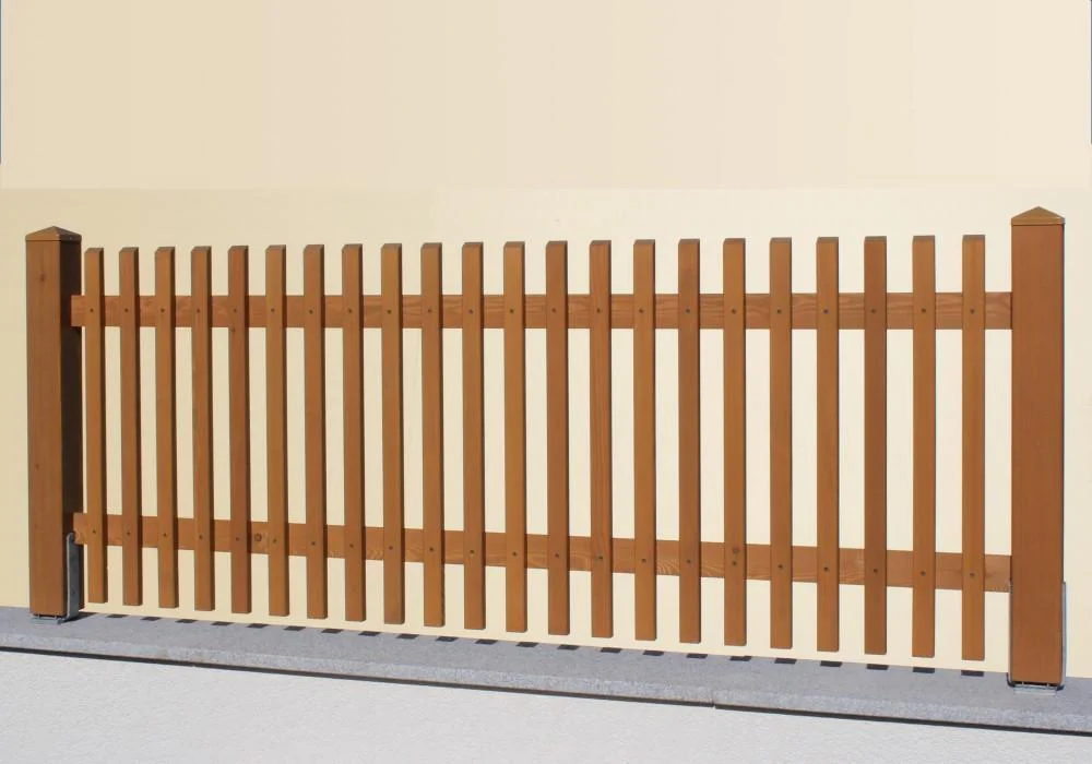 Eleganter Lattenzaun aus Lärchenholz