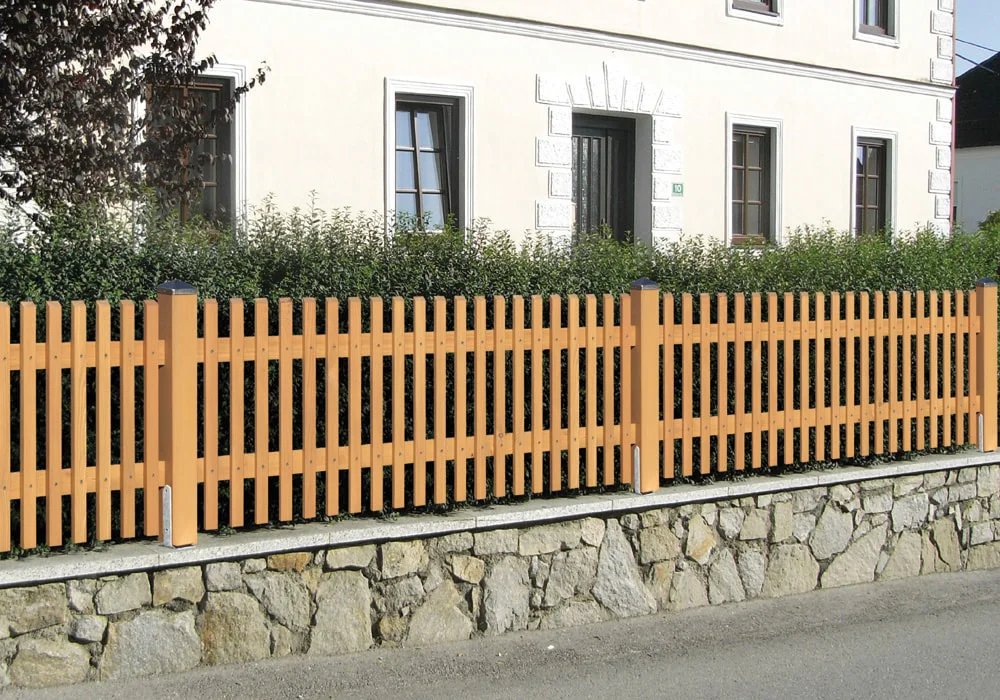 Lattenzaun breitseitig montiert - Lärche