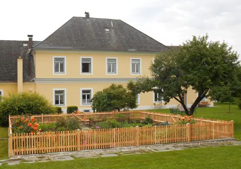 Zeig mir Modell breitseitig in Lärche natur