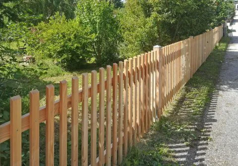 Felder zwischen Steher montiert