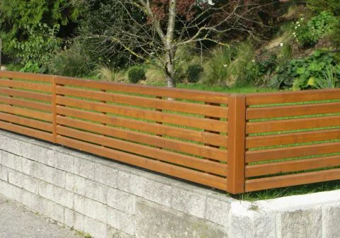 Mauer aus Natursteinen