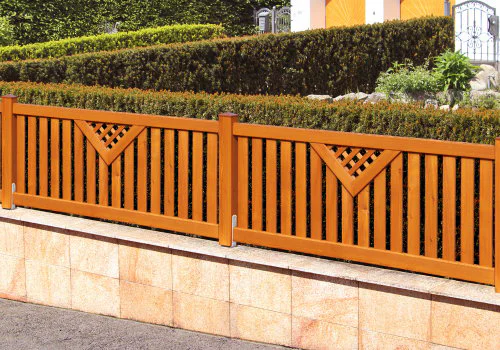 Sandwichzaun in Oberfläche Lasur