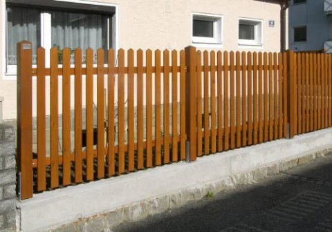 Bretterzaun in Oberfläche Lasur