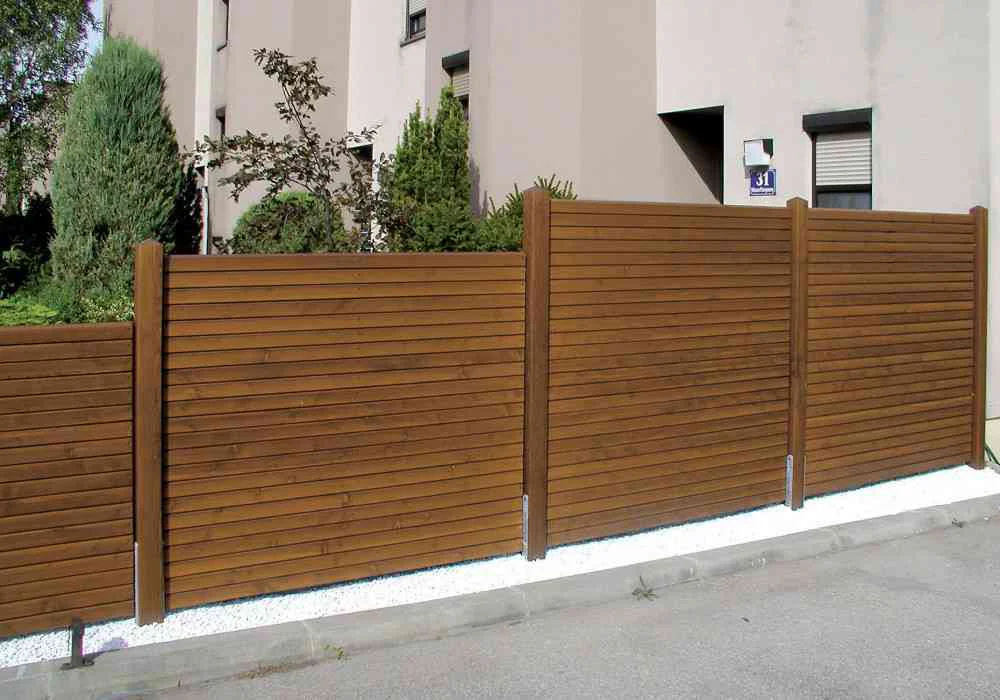 Sichtschutz in Oberfläche Walnuss