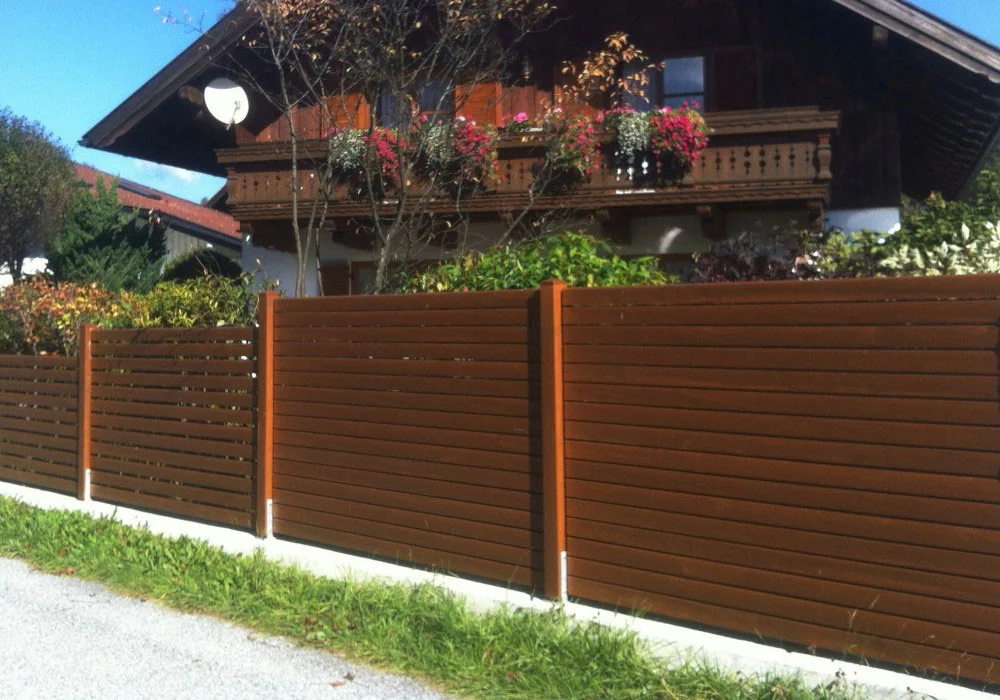 Sichtschutz waagrecht mit Oberfläche Lasur