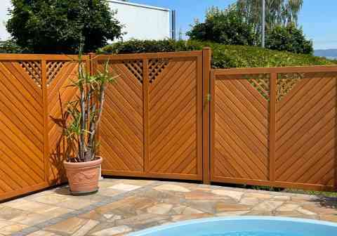 Sichtschutzelemente aus Lärchenholz