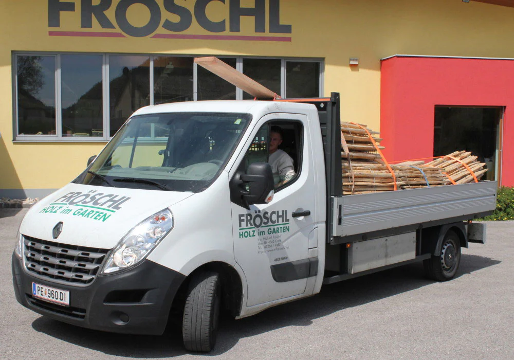 Vertrieb von Holzzäunen durch Firma FRÖSCHL