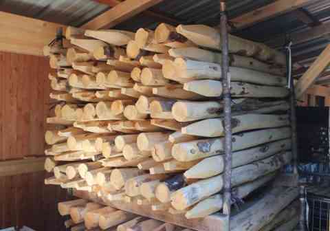 Rundsteher gespitzt aus Kastanienholz