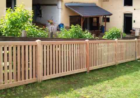 Sandwichzaun in Oberfläche natur