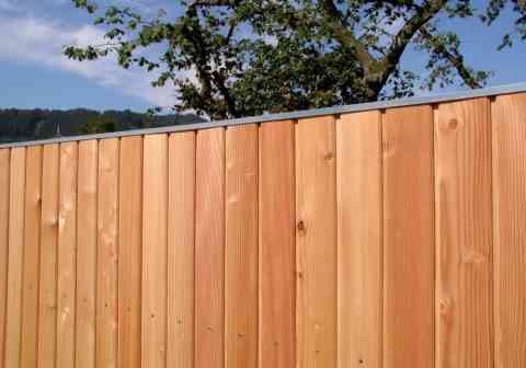 Sichtschutz nach Maß hergestellt aus Lärchenholz