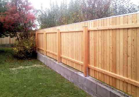 nach Maß gefertigte Sichtschutzwand