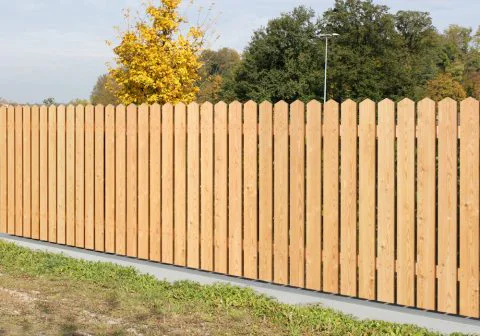 Bretter Lärche gespitzt 115 mm, 20 mm Abstand