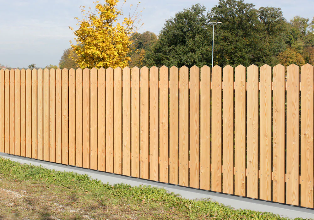 Bretter Lärche gespitzt 115 mm, 20 mm Abstand