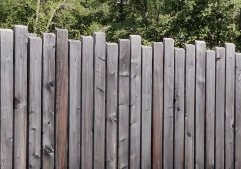 Sichtschutz Lärche natur verwittert nach 5 Jahren