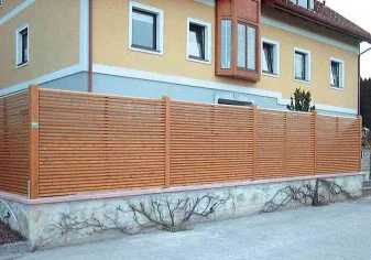 Eleganter Sichtschutzzaun Jalousie