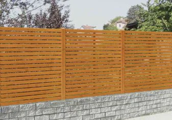 Waagrechter Sichtschutzzaun mit Durchsicht