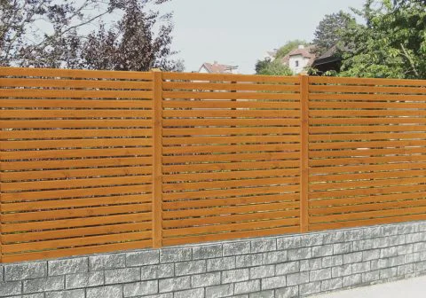 Waagrechter Sichtschutzzaun mit Durchsicht