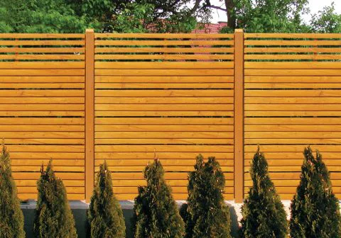 Sichtschutz waagrecht mit lasierter Oberfläche