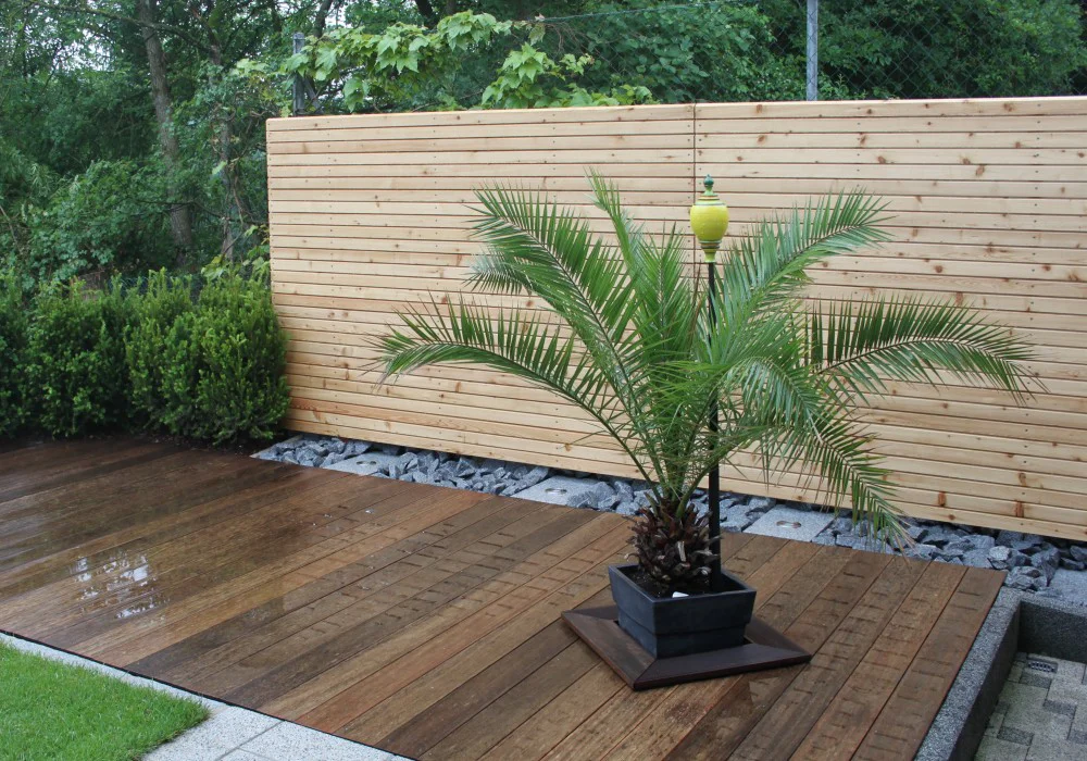 Sichtschutzzaun durchgehend monitiert