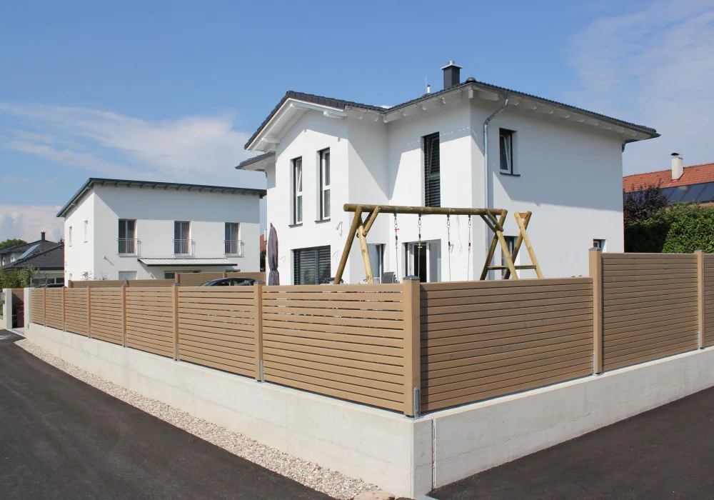 Sichtschutz mit Durchsicht und blickdicht kombiniert