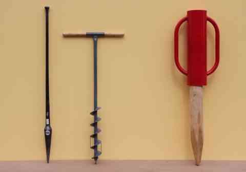 Pflockeisen, Handbohrer und Einschlagramme