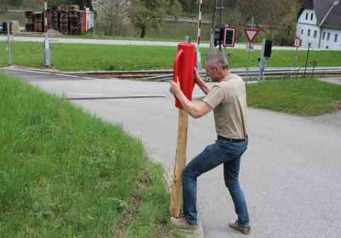 Montage Steher mit Einschlagramme