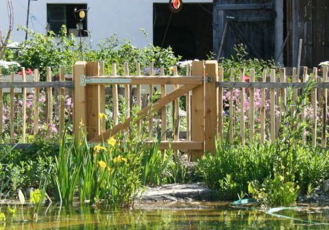 Tür passend zu Staketenzaun