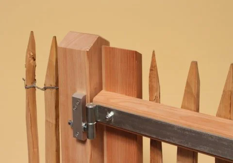 Detailansicht Band bei Holztor