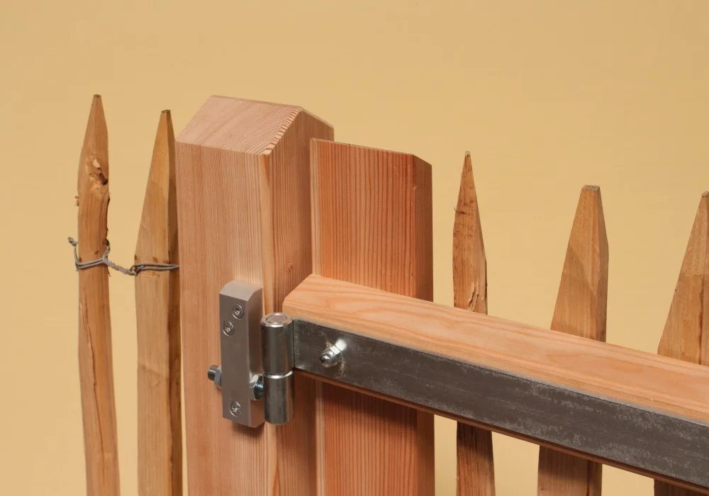 Detailansicht Band bei Holztor