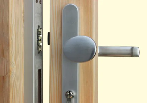 E-Öffner bei Holztüren mit Alurahmen