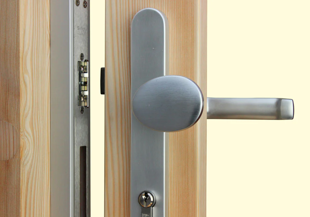 E-Öffner bei Holztüren mit Alurahmen