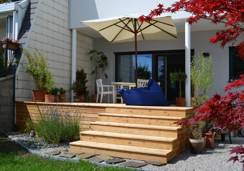 Terrassenboden in Kombination mit Stiegenabgang