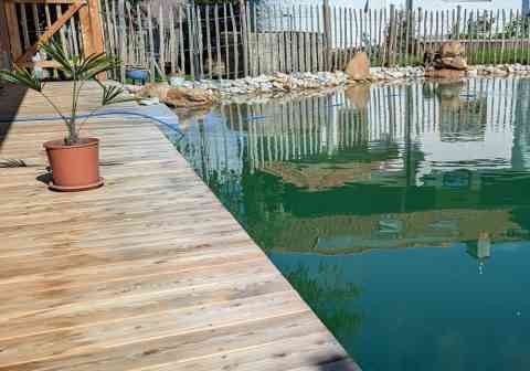 Terrassenboden in Anschluss an Biotop