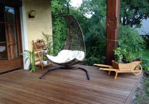 Eleganter Terrassenboden aus Thermo-Esche