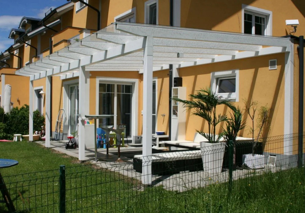 Gemütliche Überdachung für Terrasse nach Maß