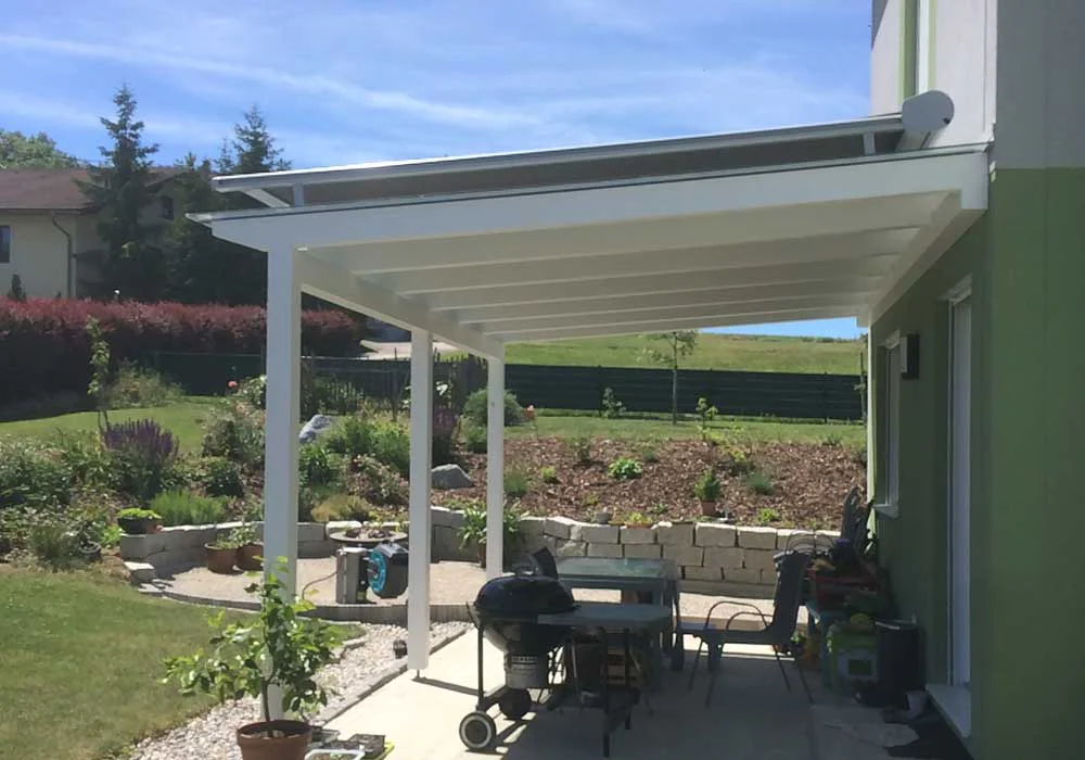 Überdachung mit Außenbeschattung