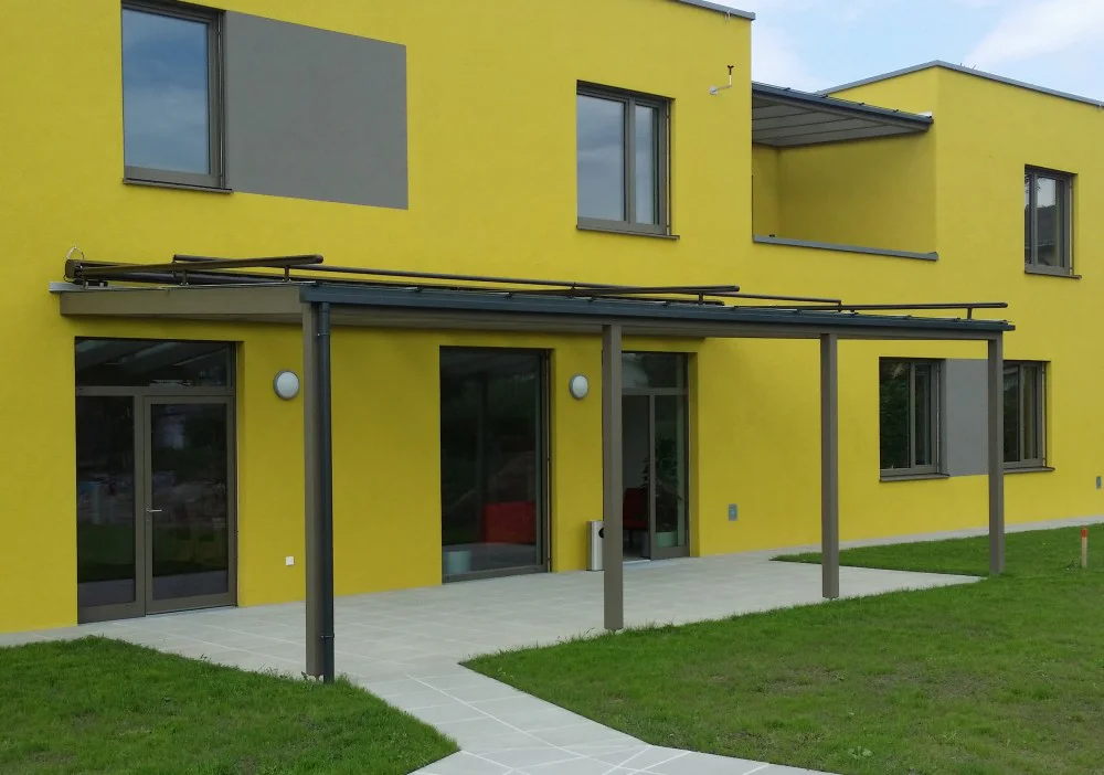 Überdachung mit Markise in gekoppelter Ausführung