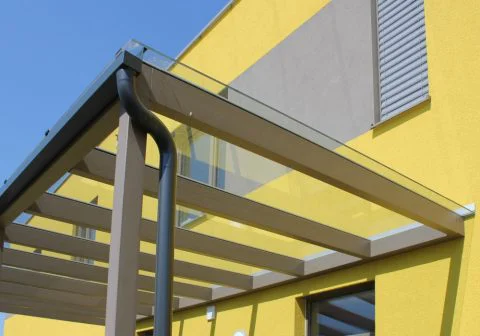 Überdachung mit Dachrinne