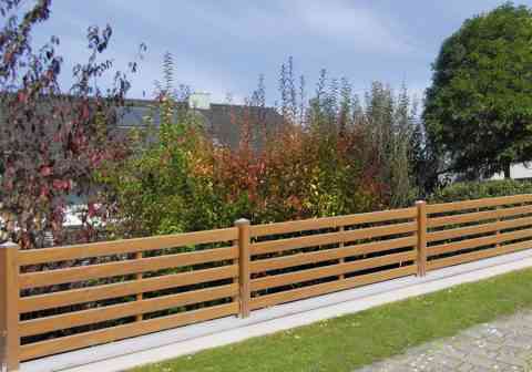 Waagrechtzaun als luftige Abgrenzung - Lärche