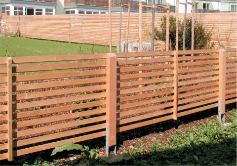 Waagrechtzaun und Sichtschutz kombiniert